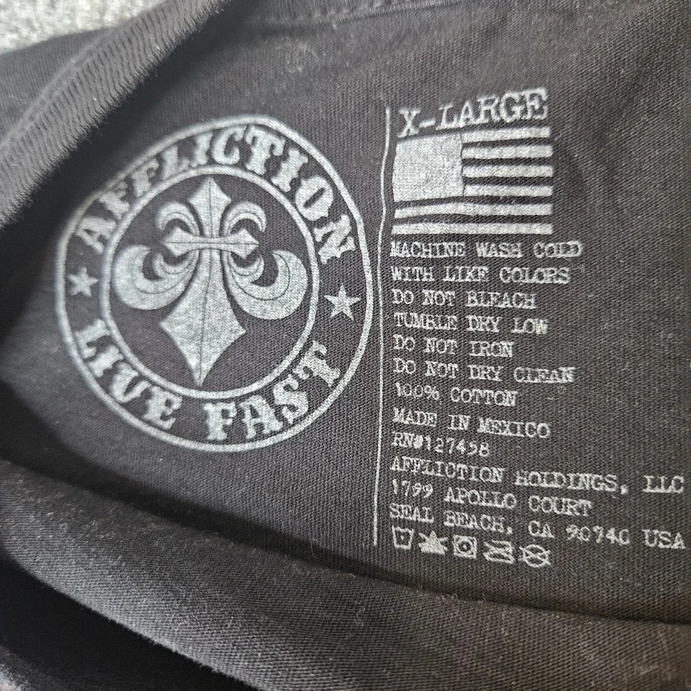 Affliction Mens Tshirt Size XL Graphic Print Darkness Falls Mall Goth Streetwear - Picture 3 of 6